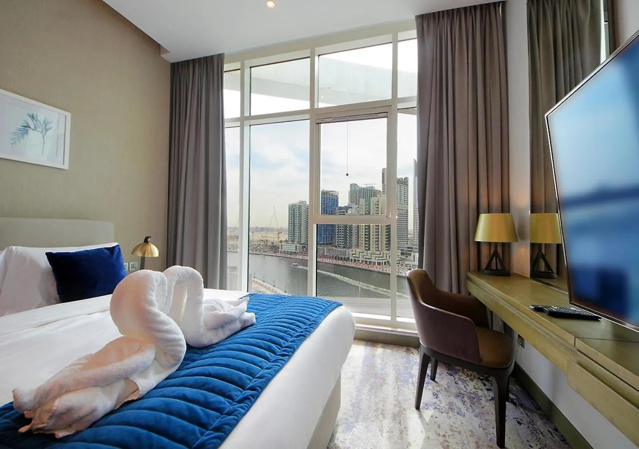Burj Khalifa & Canal View Luxestudio In Damacprive Dubai United Arab Emirates