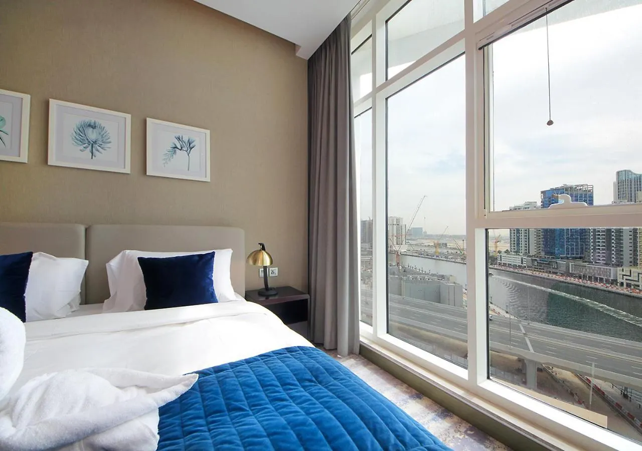 Burj Khalifa & Canal View Luxestudio In Damacprive Dubai Apartment